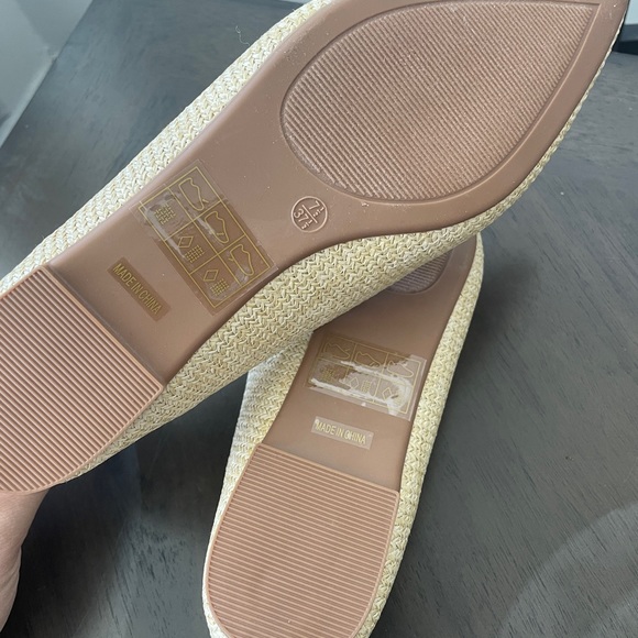 LULUs pointed toe natural raffia flats Size 7.5 (RUNS SMALL) - Picture 6 of 7